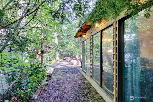 40 Wilderness Way, Deming, WA 98244