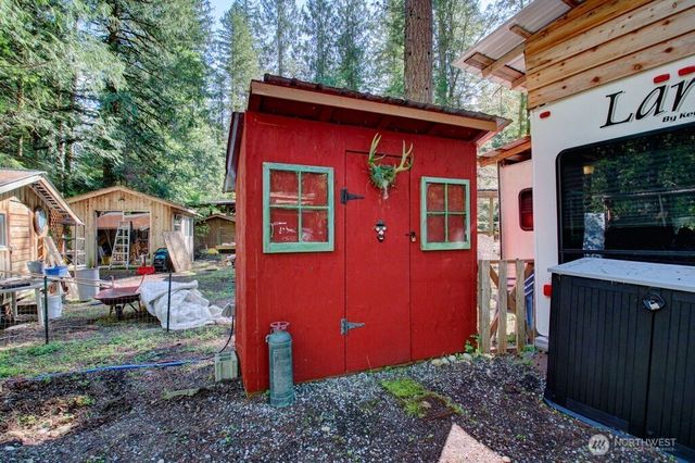40 Wilderness Way, Deming, WA 98244