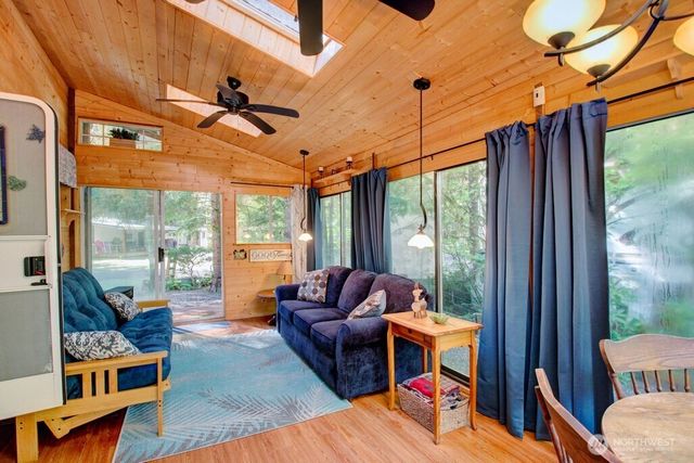 40 Wilderness Way, Deming, WA 98244