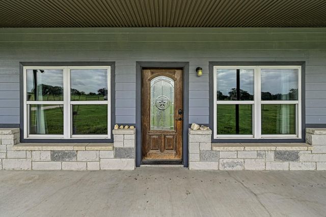 1608 County Road 204, Liberty Hill, TX 78642