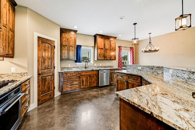 1608 County Road 204, Liberty Hill, TX 78642