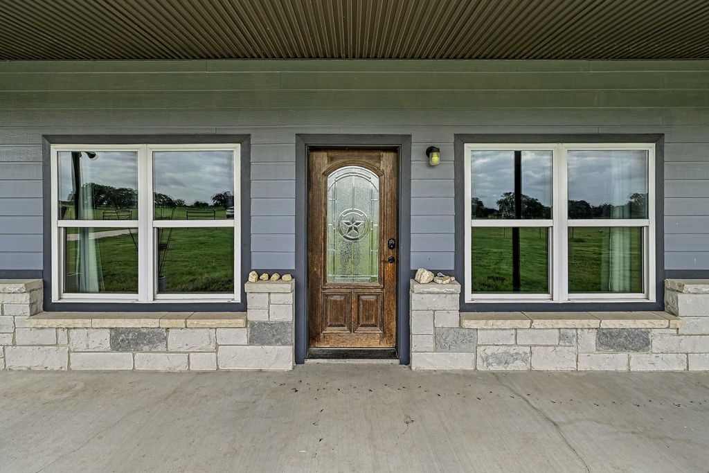 1608 County Road 204, Liberty Hill, TX 78642