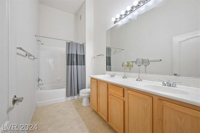 3540 Cactus Shadow Street 204, Las Vegas, NV 89129