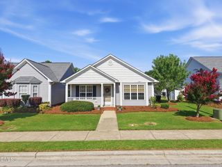 488 Pinecroft Drive, Clayton, NC 27520