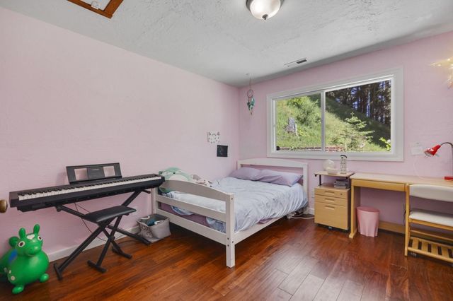 20851 Assiniboine Trail, Los Gatos, CA 95033
