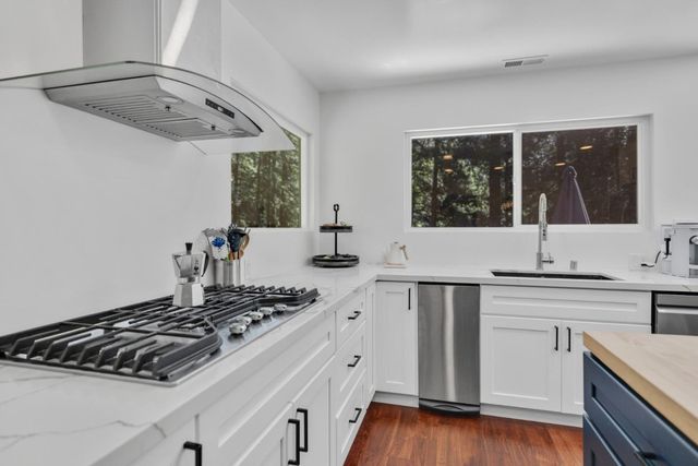 20851 Assiniboine Trail, Los Gatos, CA 95033