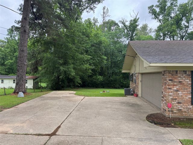 7671 S Lakeshore Drive, Shreveport, LA 71119