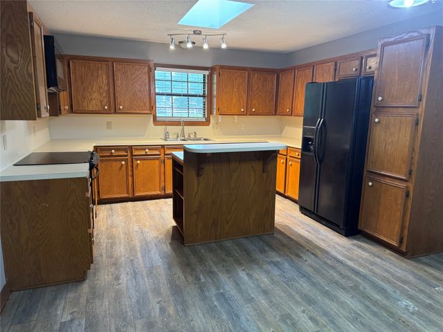 7671 S Lakeshore Drive, Shreveport, LA 71119