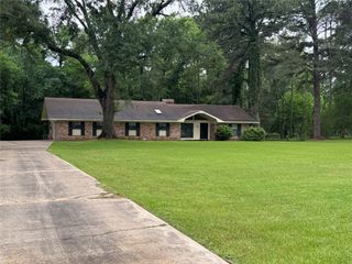 7671 S Lakeshore Drive, Shreveport, LA 71119