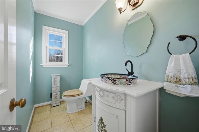 12215 HENDERSON RD, Clifton, VA 20124