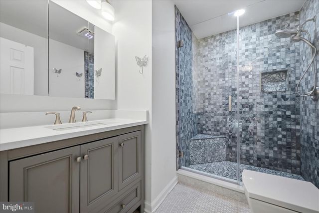 12215 HENDERSON RD, Clifton, VA 20124