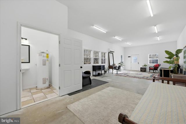 12215 HENDERSON RD, Clifton, VA 20124