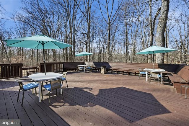 12215 HENDERSON RD, Clifton, VA 20124