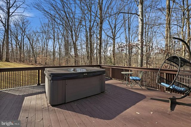 12215 HENDERSON RD, Clifton, VA 20124