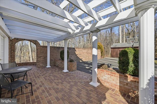 12215 HENDERSON RD, Clifton, VA 20124