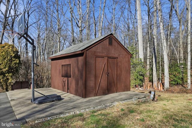 12215 HENDERSON RD, Clifton, VA 20124