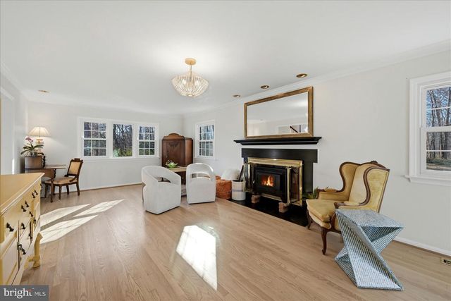 12215 HENDERSON RD, Clifton, VA 20124