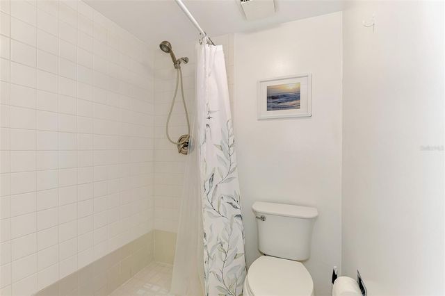 458 CERROMAR ROAD 484, Venice, FL 34293