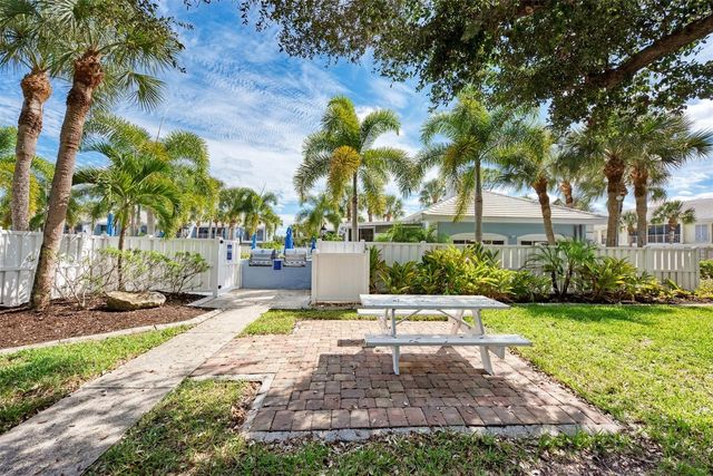 458 CERROMAR ROAD 484, Venice, FL 34293
