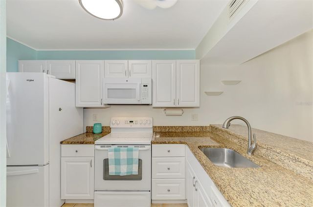 458 CERROMAR ROAD 484, Venice, FL 34293