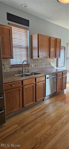 8783 Roberts Court 22A, Olmsted Falls, OH 44138