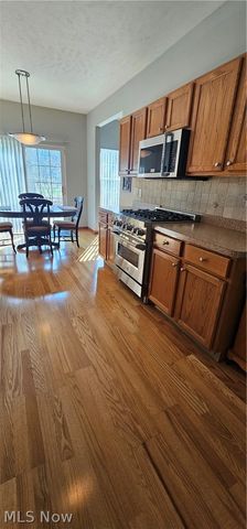 8783 Roberts Court 22A, Olmsted Falls, OH 44138