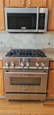 8783 Roberts Court 22A, Olmsted Falls, OH 44138