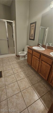 8783 Roberts Court 22A, Olmsted Falls, OH 44138