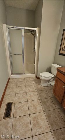 8783 Roberts Court 22A, Olmsted Falls, OH 44138