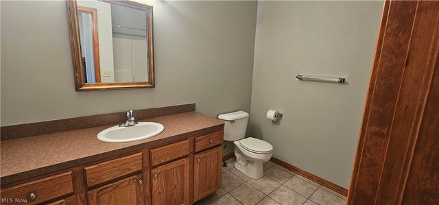 8783 Roberts Court 22A, Olmsted Falls, OH 44138