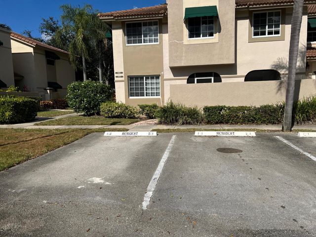 6622 Via Regina, Boca Raton, FL 33433