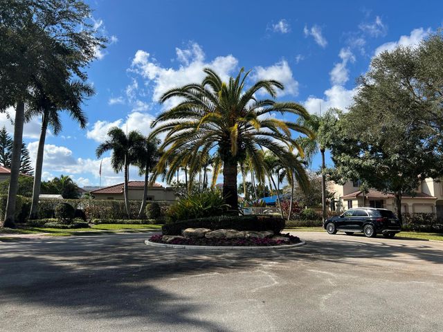 6622 Via Regina, Boca Raton, FL 33433