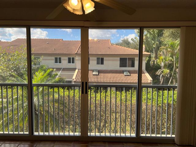 6622 Via Regina, Boca Raton, FL 33433