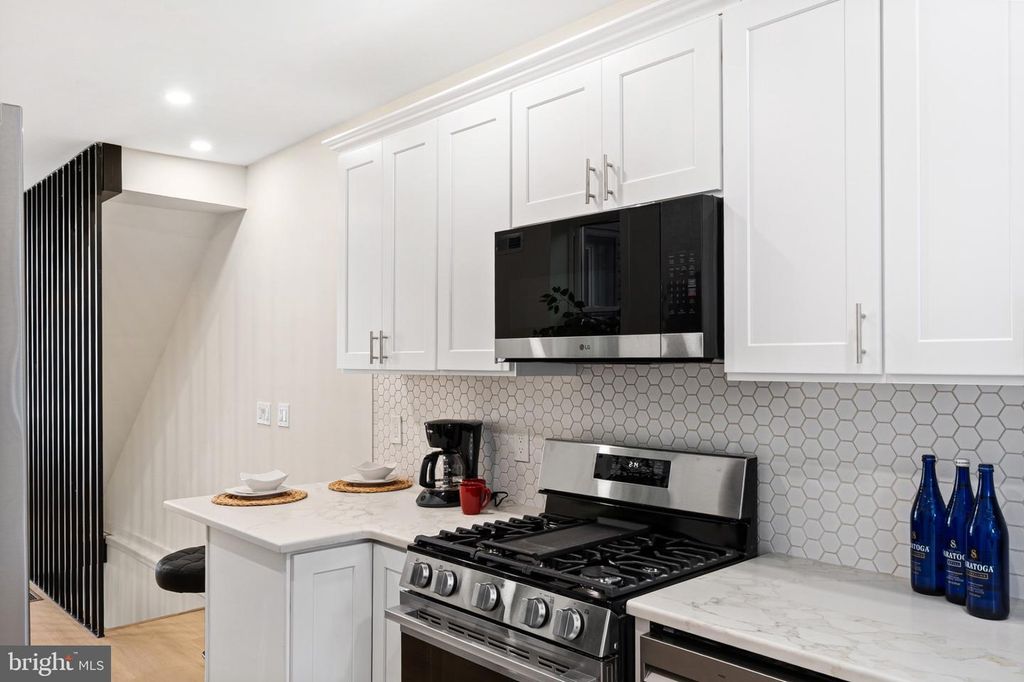 2117 SEARS ST, PHILADELPHIA, PA 19146 — photo 4