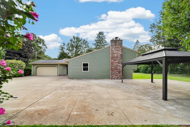 6742 WALNUT CREEK Drive, Fairview, PA 16415