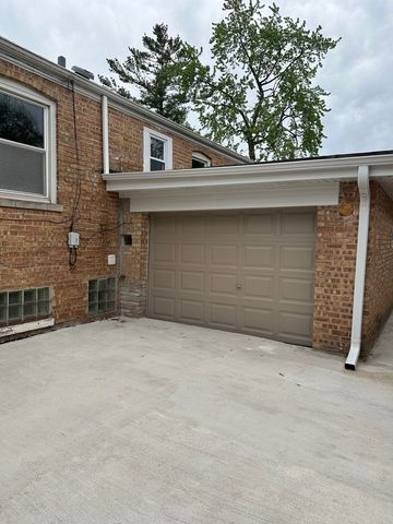2608 W 97th Street, Evergreen Park, IL 60805