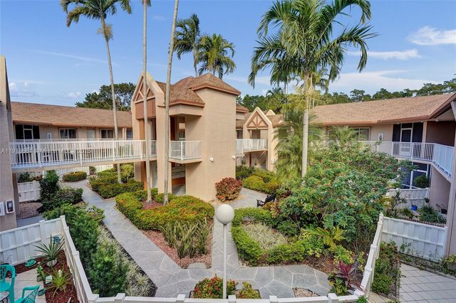 7331 S Devon Dr 215, Tamarac, FL 33321