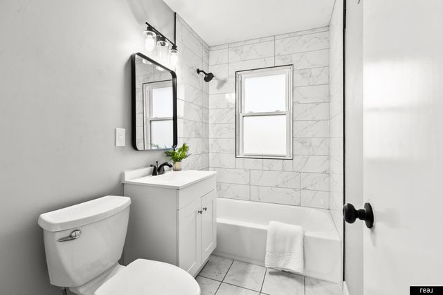 1010 N 76th Street, Omaha, NE 68114