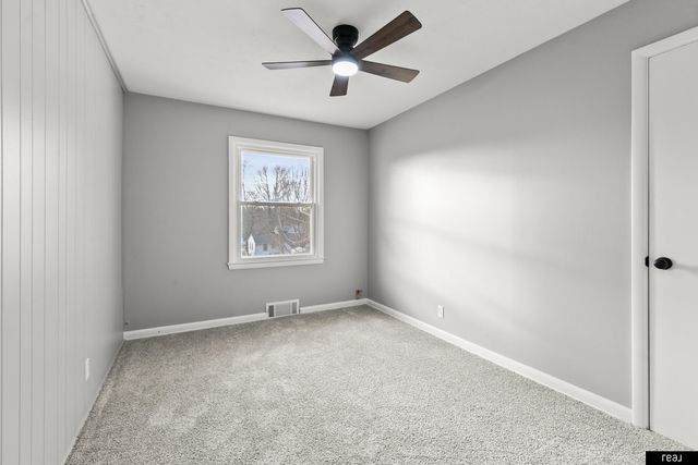 1010 N 76th Street, Omaha, NE 68114