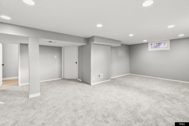 1010 N 76th Street, Omaha, NE 68114