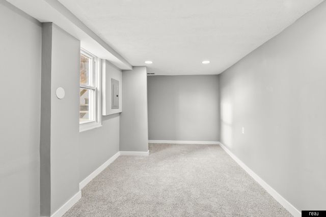 1010 N 76th Street, Omaha, NE 68114