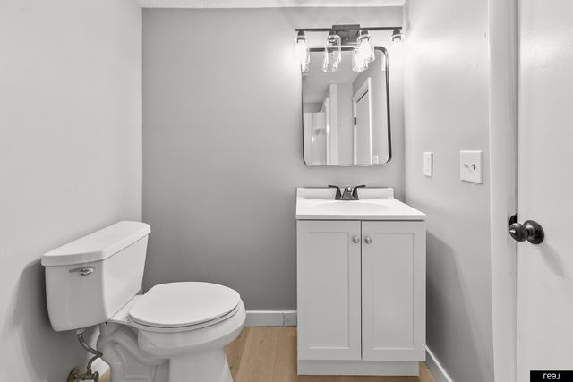 1010 N 76th Street, Omaha, NE 68114