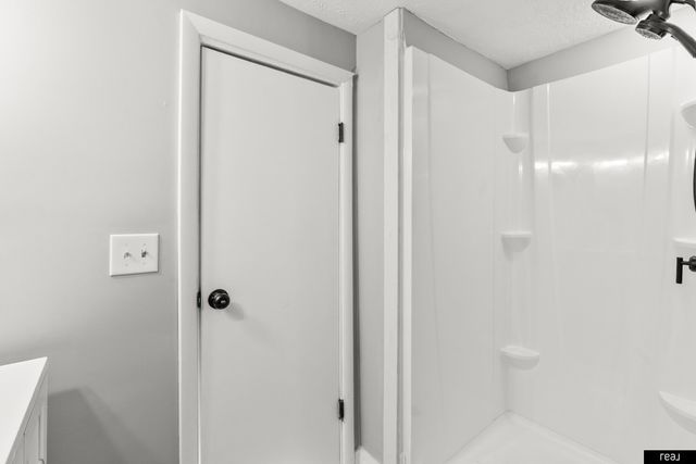 1010 N 76th Street, Omaha, NE 68114