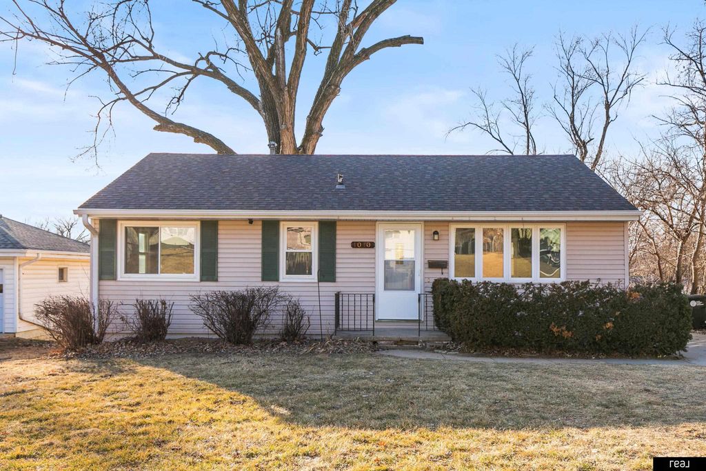 1010 N 76th Street, Omaha, NE 68114