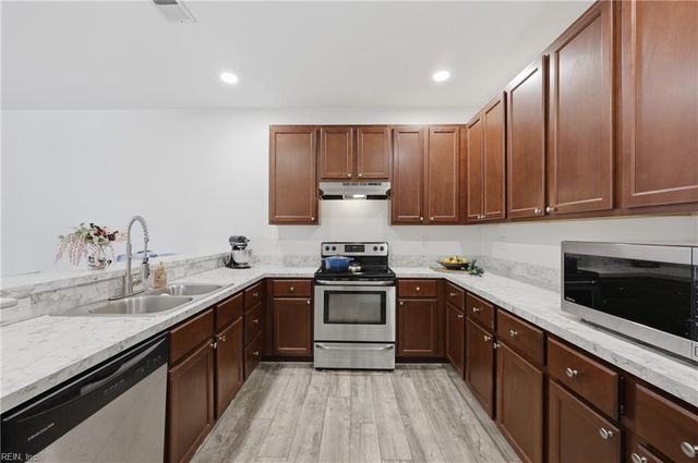 4314 Farringdon WAY, Chesapeake, VA 23321