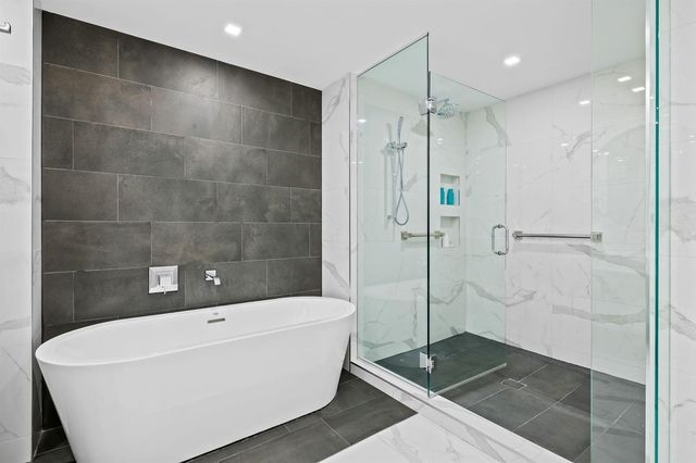 435 Bayshore Drive 302, Fort Lauderdale, FL 33304