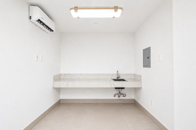 435 Bayshore Drive 302, Fort Lauderdale, FL 33304