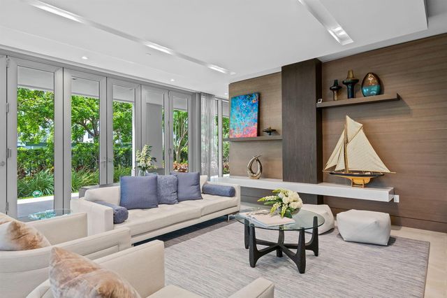 435 Bayshore Drive 302, Fort Lauderdale, FL 33304
