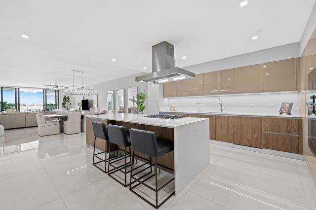 435 Bayshore Drive 302, Fort Lauderdale, FL 33304
