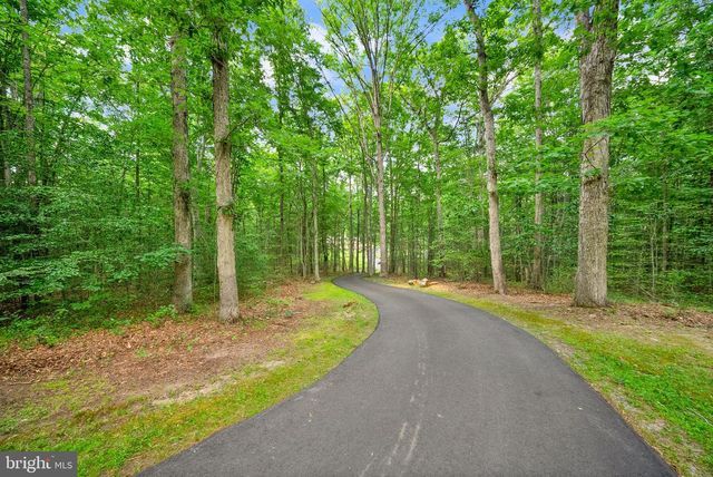 4896 OCCOQUAN CLUB DR, Woodbridge, VA 22192